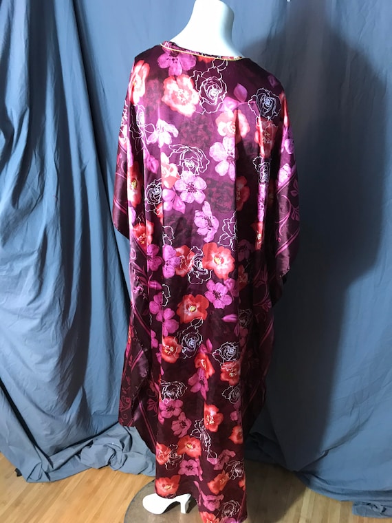 Vintage floral Bobbie Brooks caftan nightgown one… - image 6