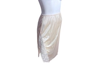 Vintage Sears Daye Rose half slip S