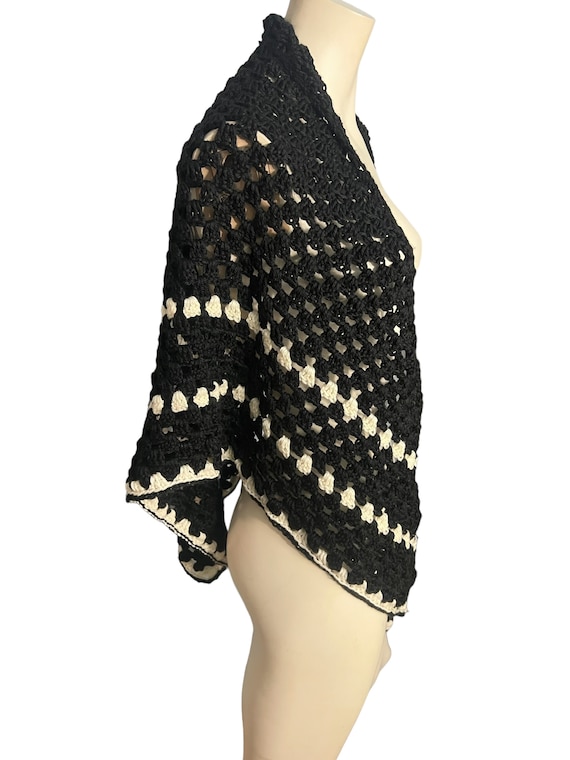 Vintage black and white crochet shawl - image 3