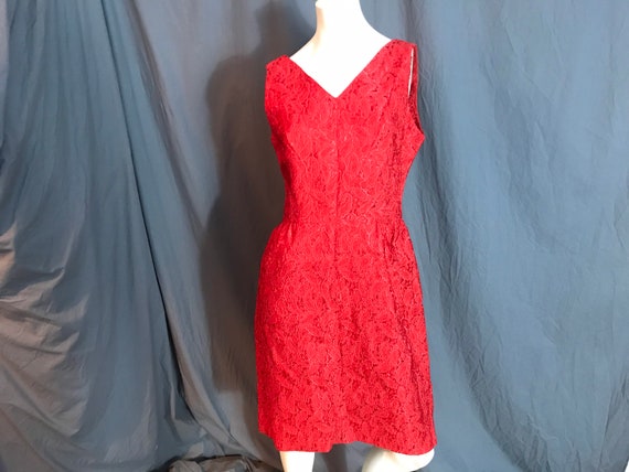 Vintage red 1950’s 60’s paisley brocade fitted dr… - image 1