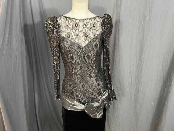 Vintage 80's black and gray drop waist lace and v… - image 1