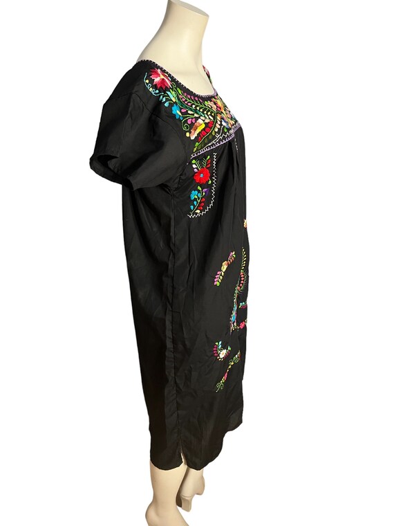 Vintage black embroidered Mexican dress M L - image 4