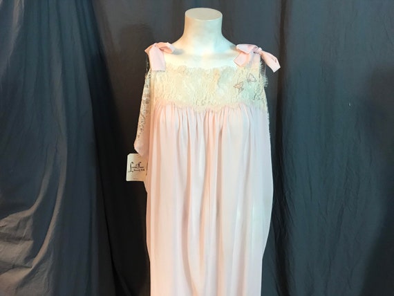 Vintage 70’s Lucie Ann Deadstock long pink nightgo