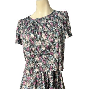 Vintage 80’s floral dress layered M