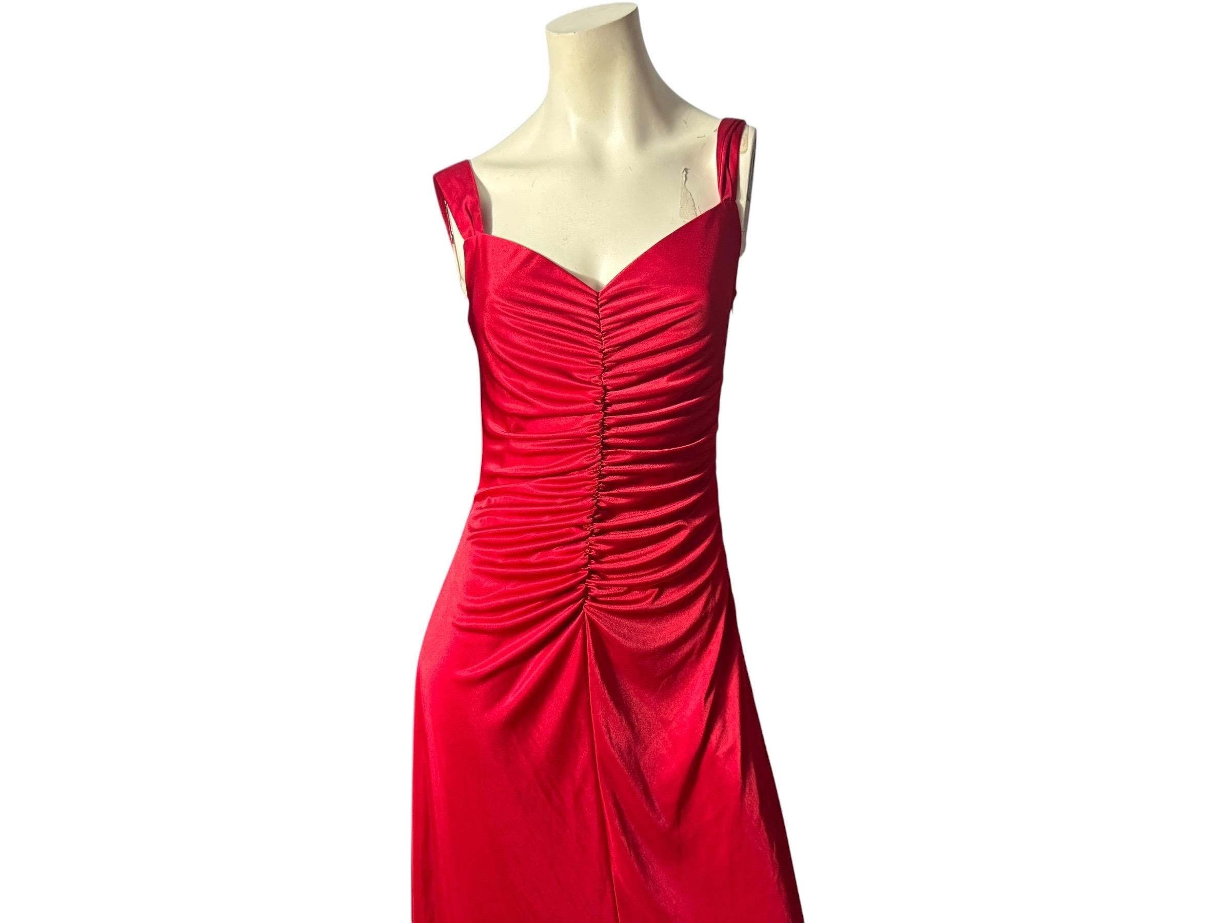 Robe Halter Rouge Tie-dye Pailletée – Taille L, Occasion Très Bon état, Style Dos Nu Et Stretch