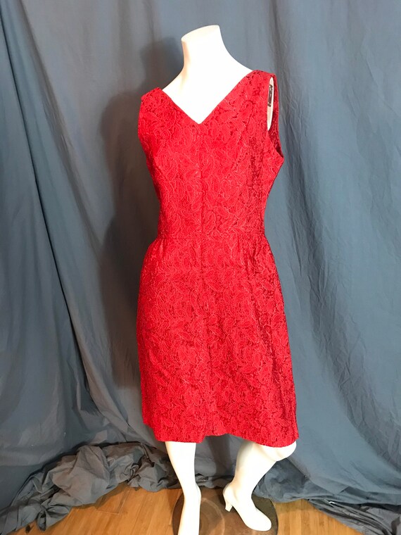 Vintage red 1950’s 60’s paisley brocade fitted dr… - image 2