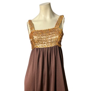 Vestido vintage de lantejoulas Coco dourado e marrom dos anos 70 S