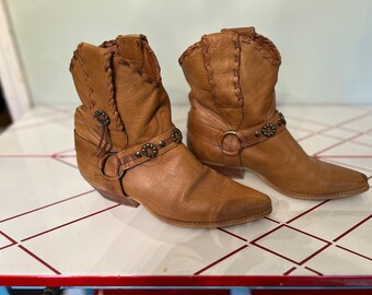 Vintage 80's brown short cowboy boots 8.5