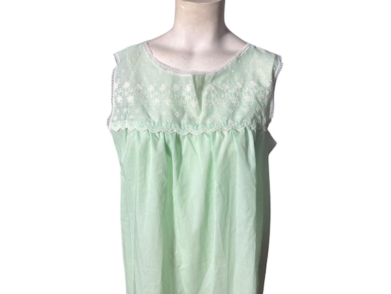 gilead green dress The Handmaid's Tale: Why Blue-Green Dresses Vary in Shade