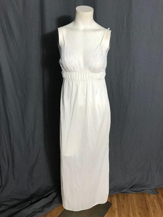 Vintage 1970’s long nightgown small - image 3