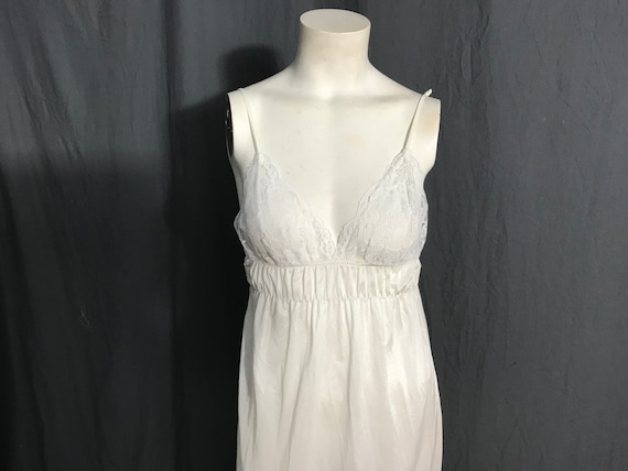 Vintage 1970’s long nightgown small - image 1