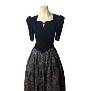 Vintage 80&#39;s black velvet prom dress 8 M Scott McClintock