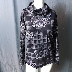 Vintage 1970’s black turtle neck blouse shirt M / L