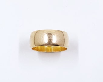 Vintage 18k Wide Cigar Band Ring, 8.5 mm Gold Wedding Band, Size 8 Ring