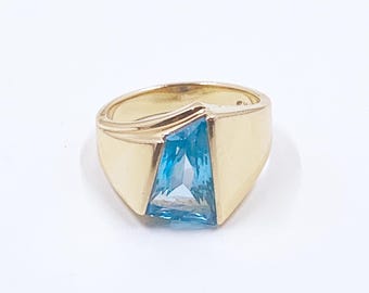Estate 14k Gold Blue Topaz Ring, Size 6.75 Ring