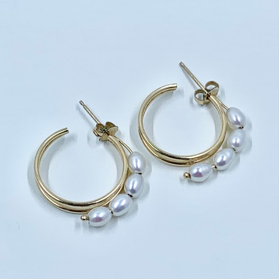 Vintage 14K Pearl Hoop Earrings, 14K Gold Hoops, … - image 4