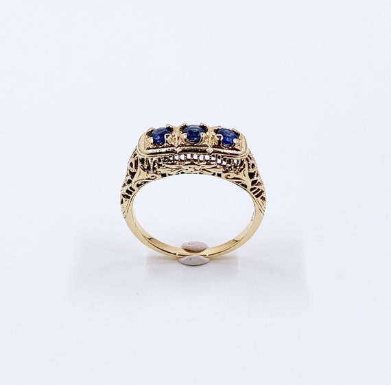 Vintage Sapphire Three Stone Filigree Ring |  Siz… - image 3