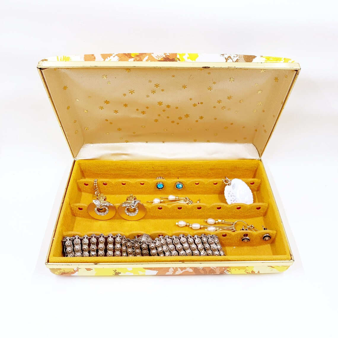 Vintage Yellow Clamshell Jewelry Box Retro Clamshell Earring Etsy