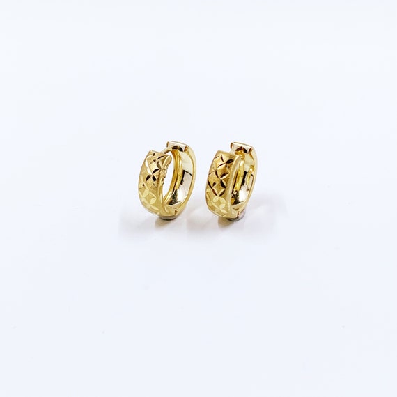 Estate 18k Textured Gold Huggie Earrings | Small … - image 1