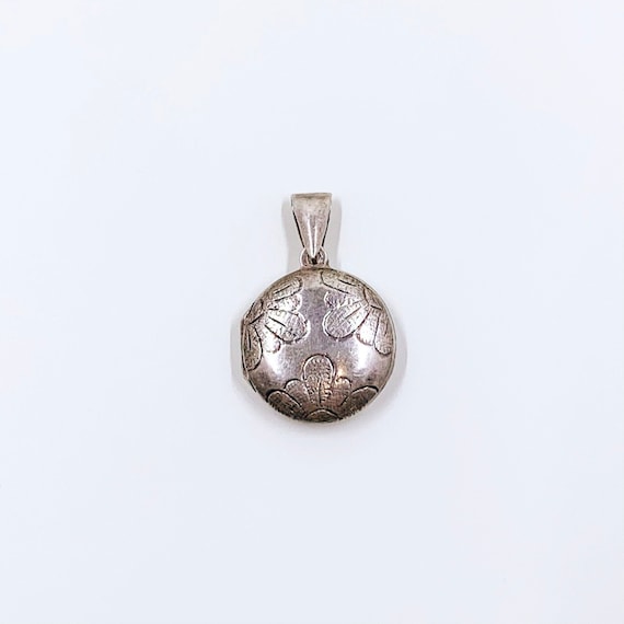 Vintage Silver Floral Engraved Locket | Silver Rou