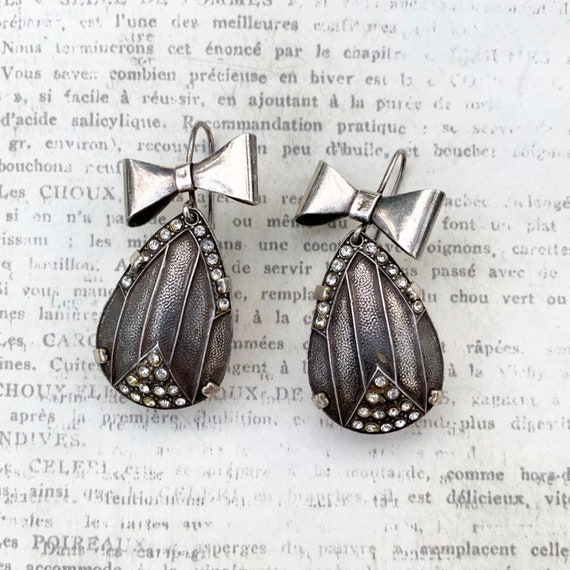 Vintage Silver Art Deco Bow Earrings | Tear Drop E