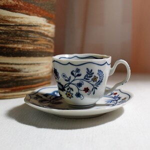 AVON European Tradition Demitasse Cup & Saucer, The Netherlands, 1984