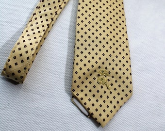 Vintage 80s Yellow Power Tie, Countess Mara Silk Necktie, 3.25 X 56 Inches, Larrimor's Men's Store, Pittsburgh