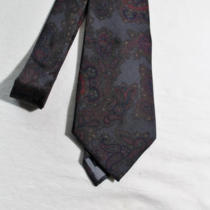 Vintage STUART HUGHES Paisley Necktie, Blue-Maroon-Green, 3.5 X 58 Inches, Longer Length Tie