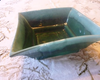 SALE Vintage ROSEVILLE Pasadena Planter No. L-17, Green Dripglaze