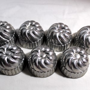 Set of 7 Vintage Aluminum Swirled Mini Bundt Cake, Jell-O Molds