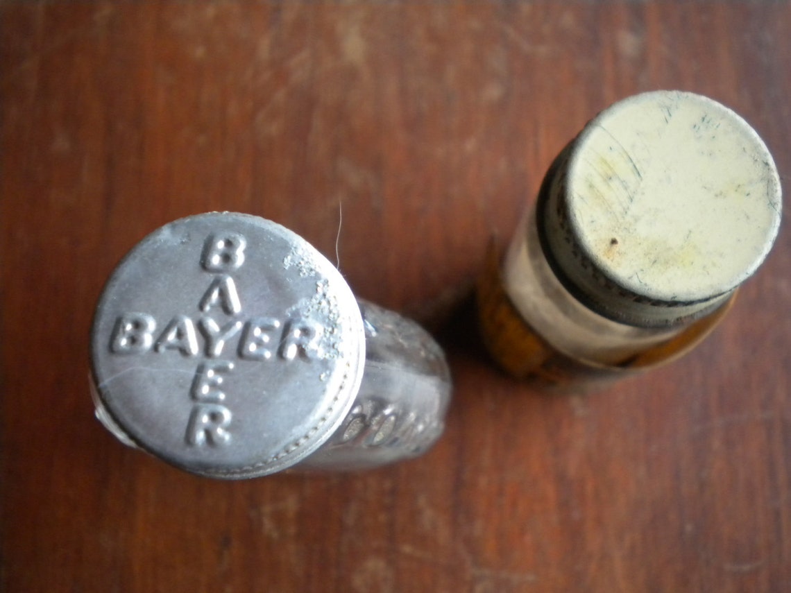 Set of 2 Antique Aspirin Bottles Bayer and White Cross Etsy