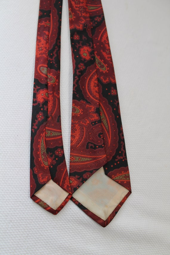 Super Cool Vintage Paisley Necktie, Red, Black - image 3