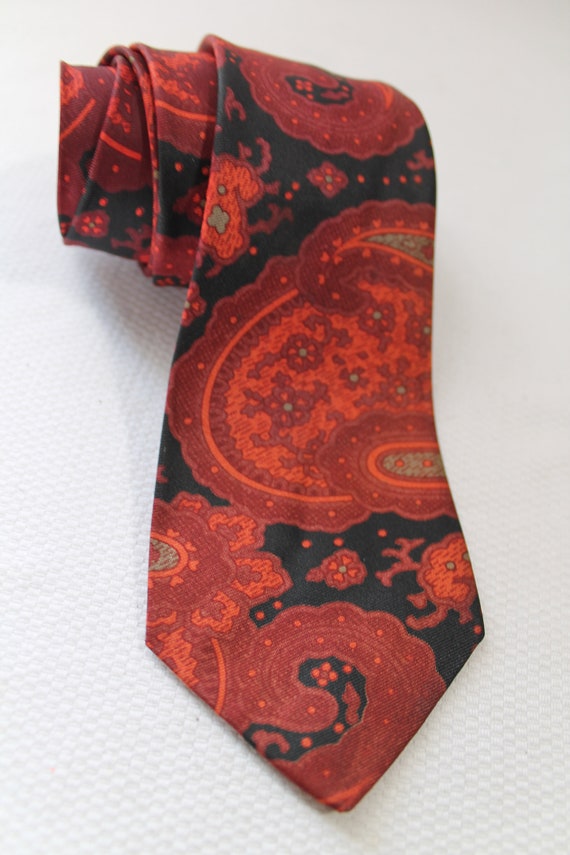 Super Cool Vintage Paisley Necktie, Red, Black - image 4