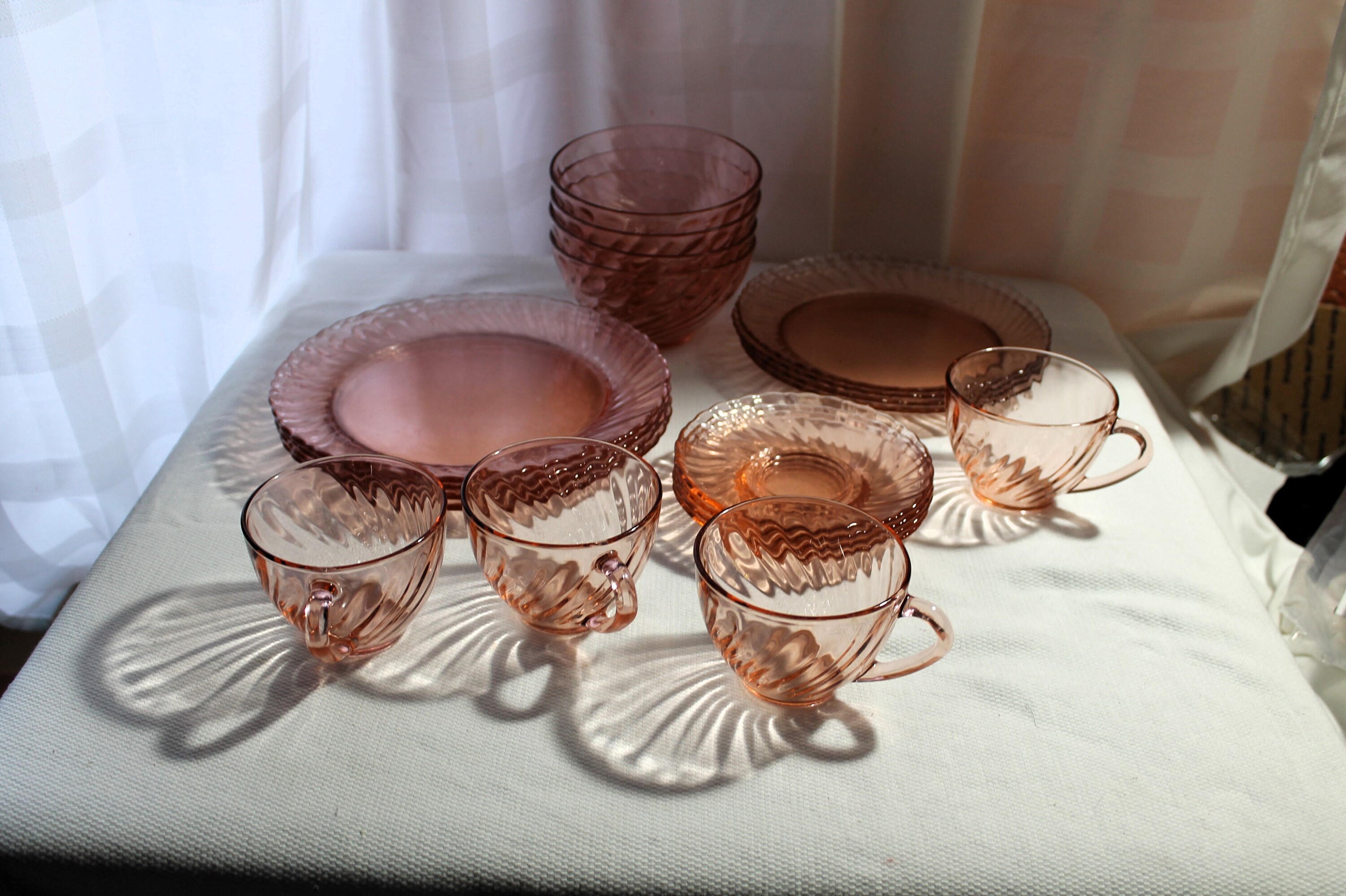 Arcoroc Rosaline Pink (swirl Optic) Luncheon Set, 20 Pc. Service