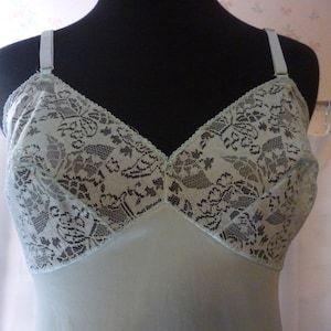 SALE Vintage 1960s VASSARETTE Aqua Blue Lacy Nylon Full Slip, 34A