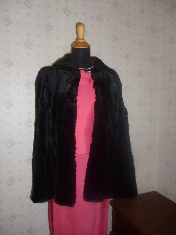 CLEARANCE Mid Century Black Sheared Beaver Cape, … - image 1