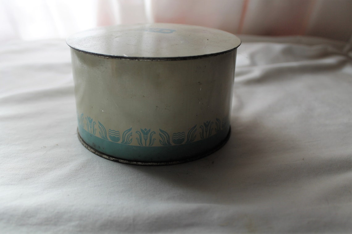 Vintage AVON Dusting Powder Tin 1936 Half Full With Puff Etsy