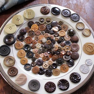 Vintage Button Lot #17, 100+ All BROWN & BIEGE, Assorted Sizes/Styles, Crafting Lot