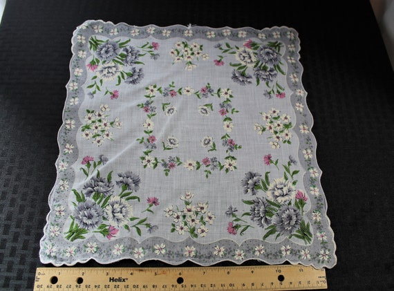 Vintage Cotton Floral Handkerchief, White with Pi… - image 3