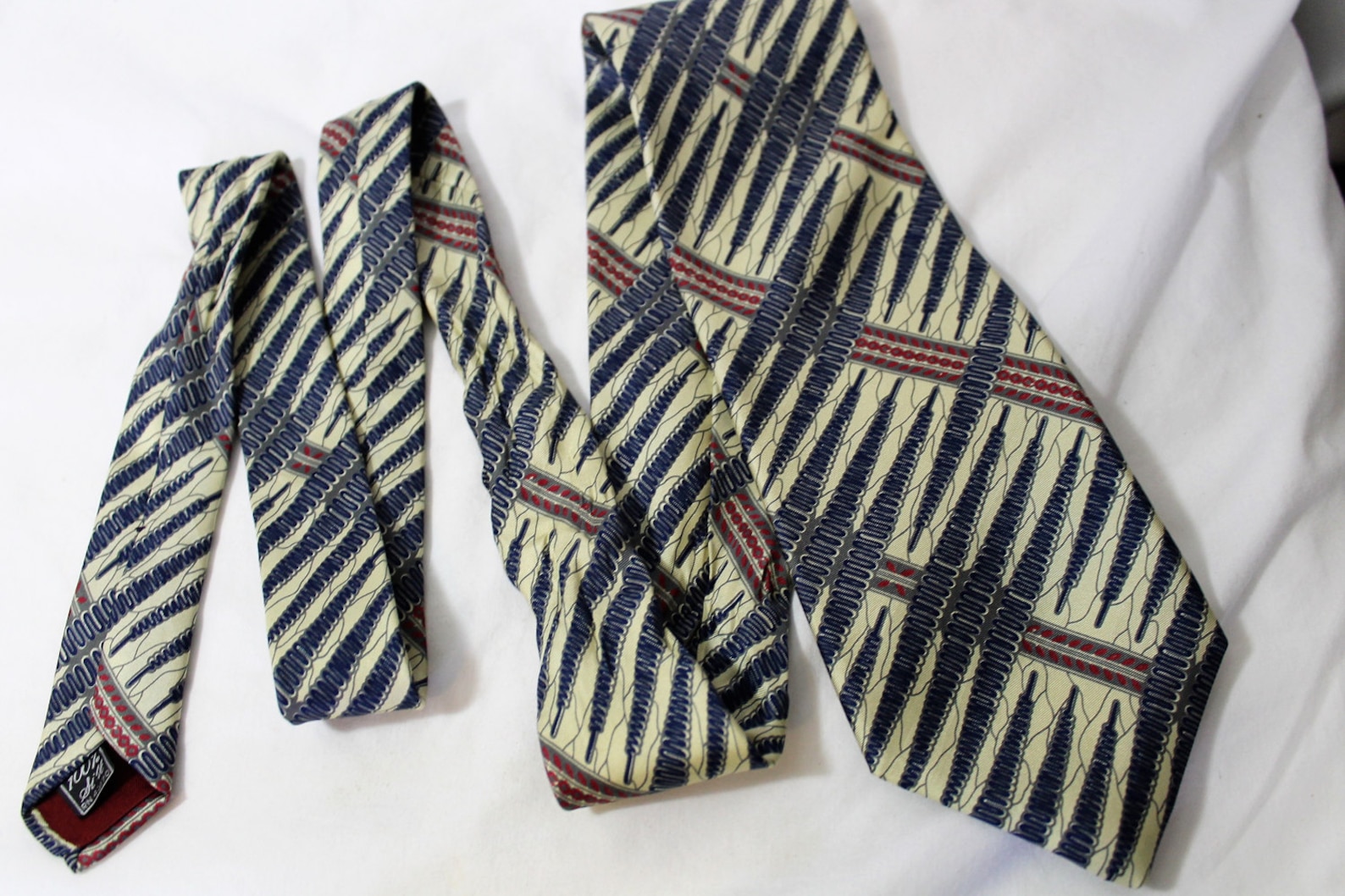 Stanley Ipkiss Dotted Silk Necktie - 100% Silk, 3.5" Wide X 56" Long, Adult Size For Everyday Or Costume Wear - View #2