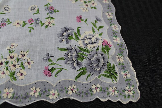 Vintage Cotton Floral Handkerchief, White with Pi… - image 4