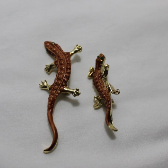 Adorable Enameled Lizard Mama and Baby Pins