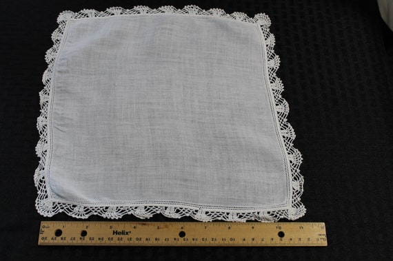Vintage Off-White Linen Handkerchief With Crochet… - image 3