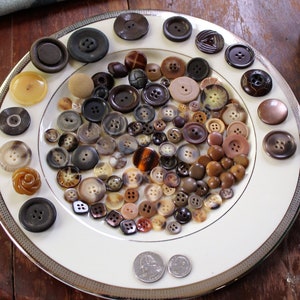Vintage Button Lot #16, 100+ All BROWN & BIEGE, Assorted Sizes/Styles, Crafting Lot