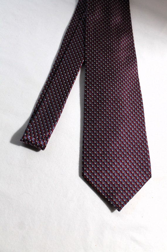 Vintage JOS. A. BANK 3.75 X 60 Inch Silk Necktie, 