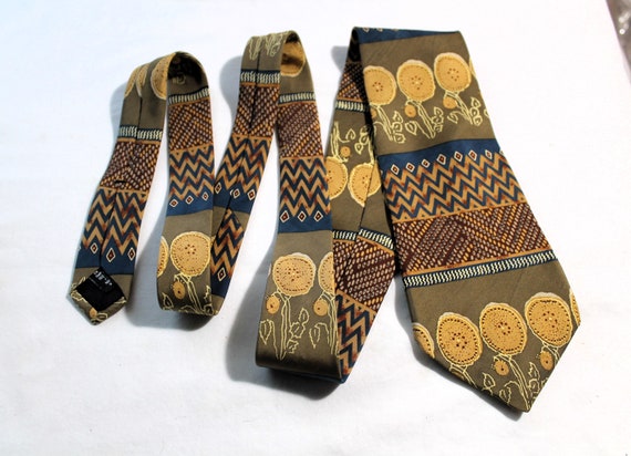 Vintage UNICEF Silk Necktie, 3.75 X 58 Inch, Oliv… - image 2