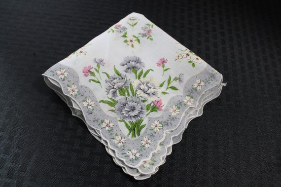 Vintage Cotton Floral Handkerchief, White with Pi… - image 1