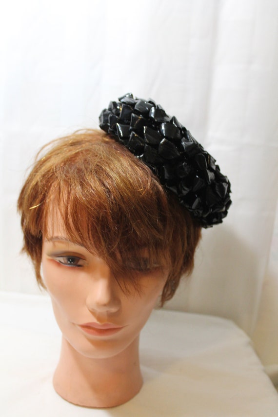 1960s Black Faux Raffia Fascinator Hat