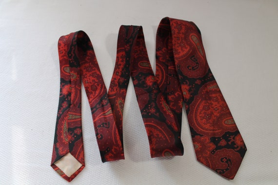 Super Cool Vintage Paisley Necktie, Red, Black - image 2
