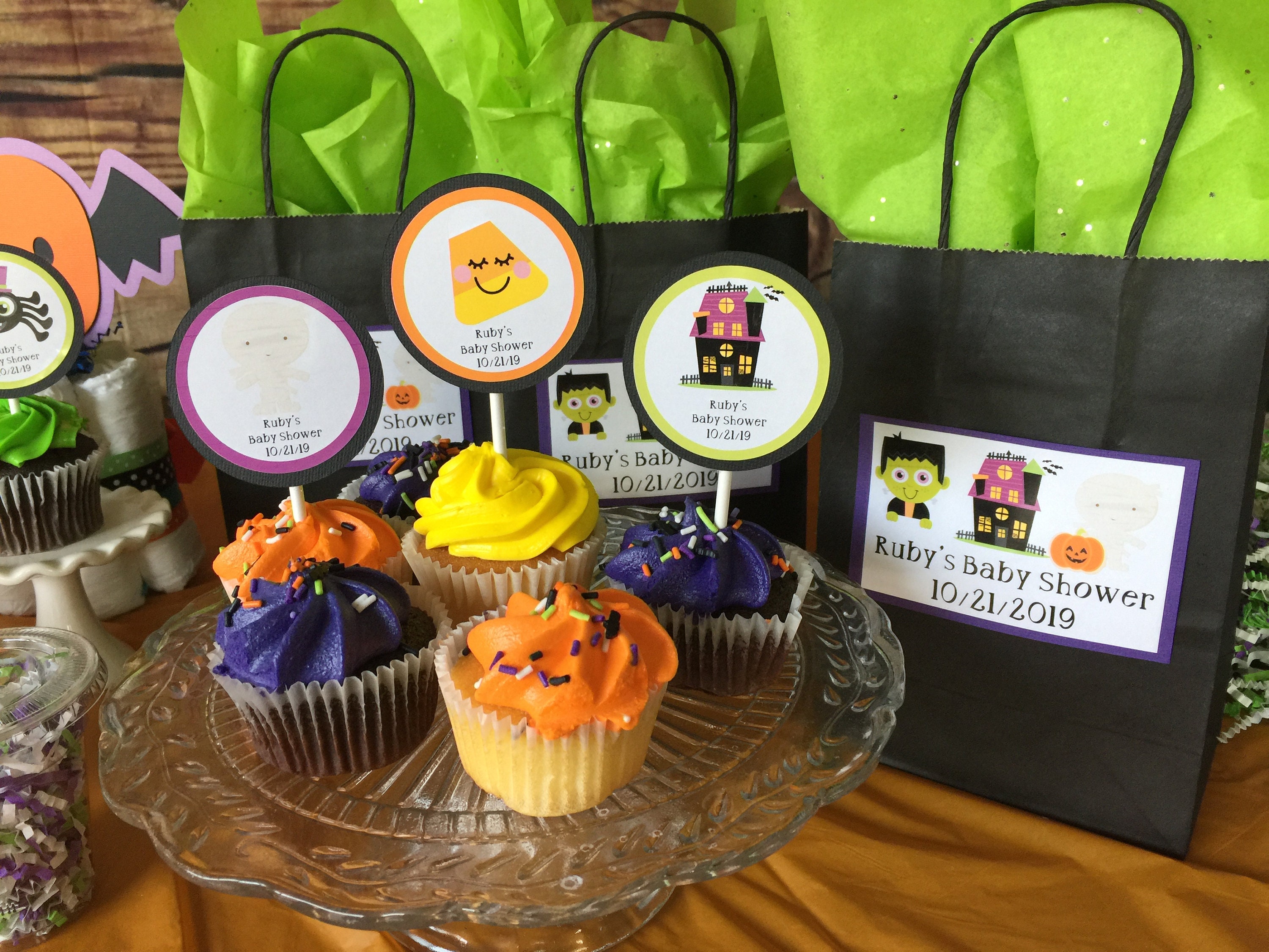 diaper party decorations